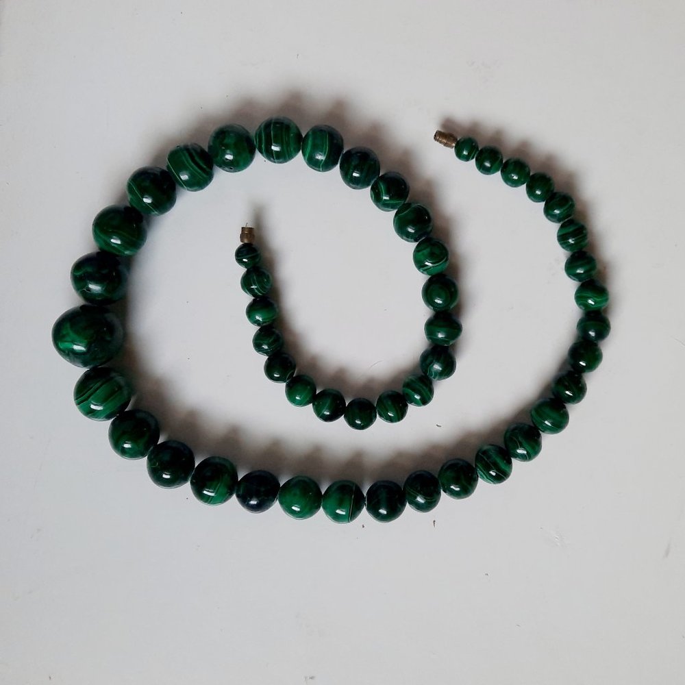 Malachite beaded necklace